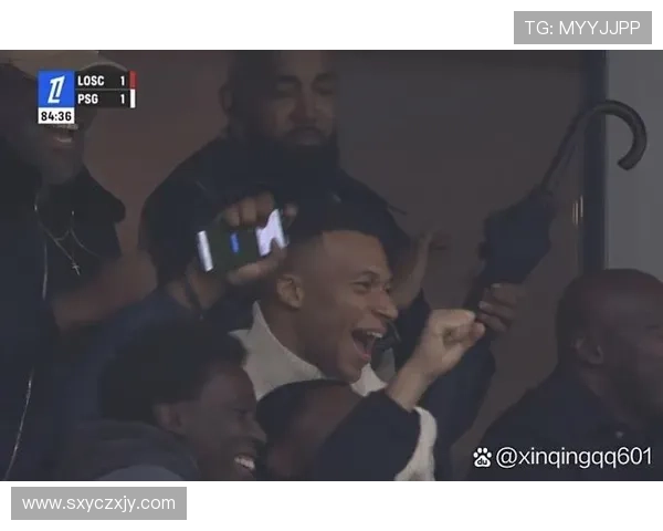 姆巴佩分享弟弟绝平巴黎庆祝瞬间感慨剧情太疯狂我的明星小弟真棒